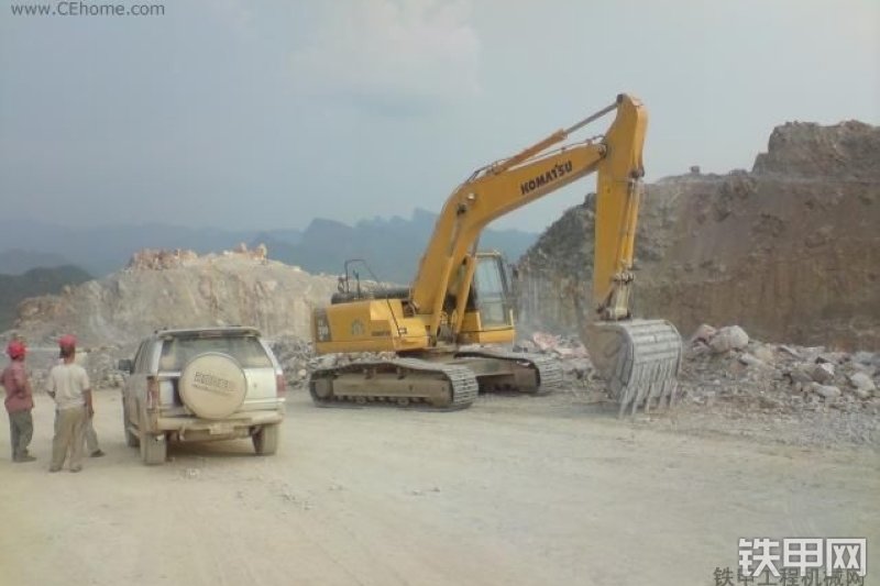 小松PC210LC-8(800mm履带板)挖掘机整机外观