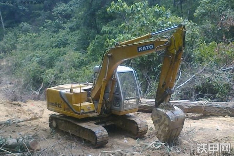 加藤HD512III挖掘机整机外观