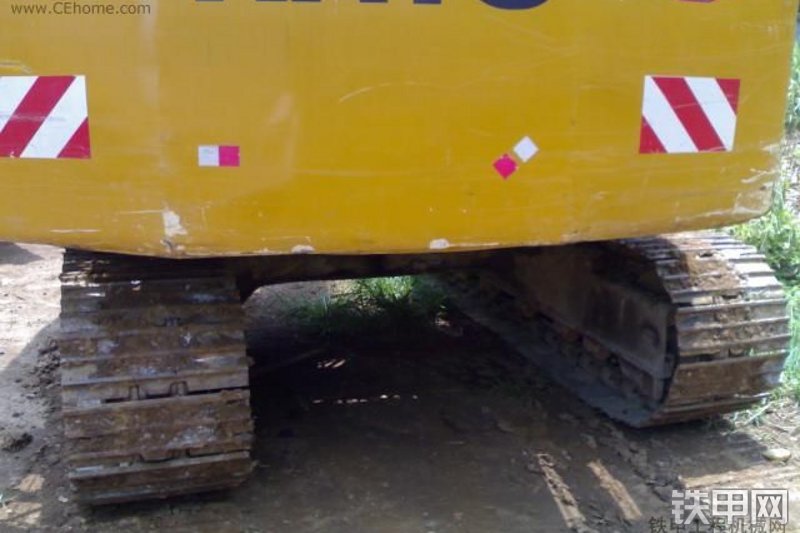 加藤HD512III挖掘机整机外观