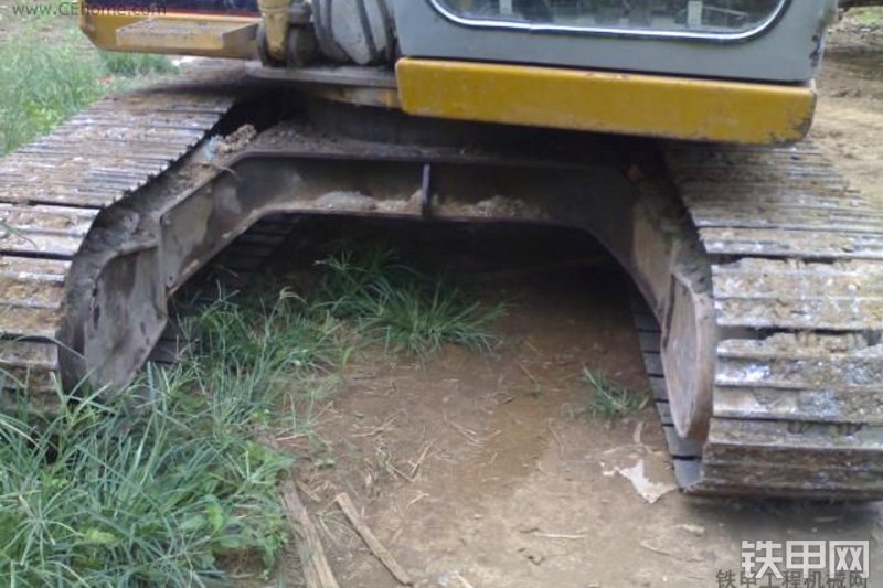 加藤HD512III挖掘机整机外观