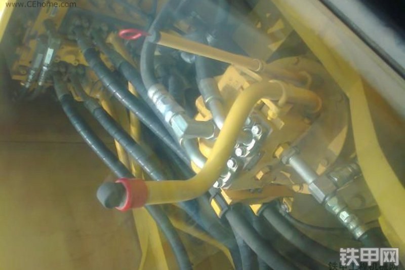 小松PC240LC-8加长臂加长臂拆除臂局部