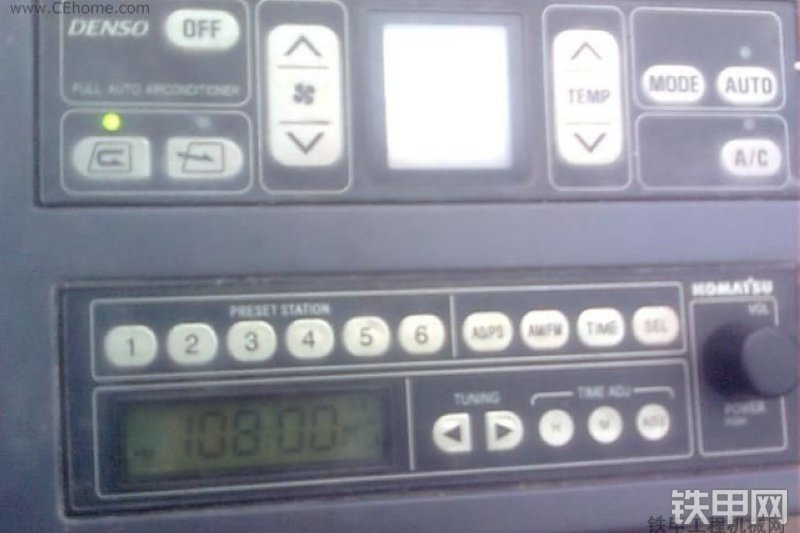 小松PC200-7超长前臂挖掘机整机外观