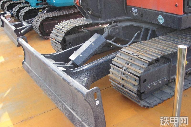 久保田KX185-3挖掘机整机外观