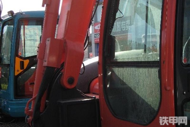 久保田KX185-3挖掘机整机外观