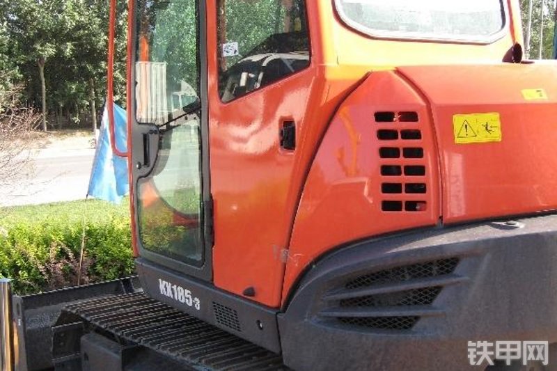 久保田KX185-3挖掘机整机外观