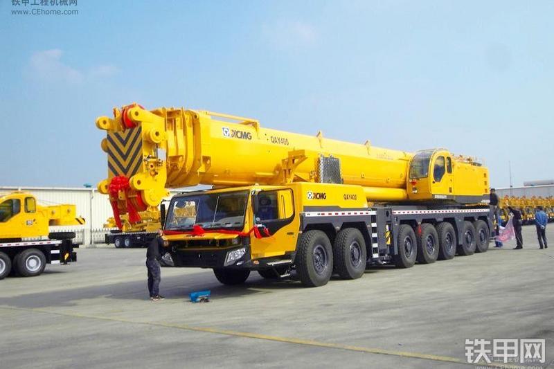 徐工QAY400起重机整机外观
