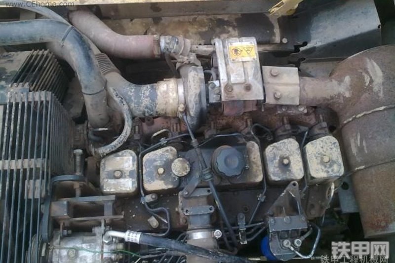 小松PC220-7挖掘机整机外观