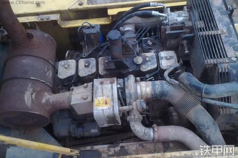 小松PC220-7挖掘机整机外观