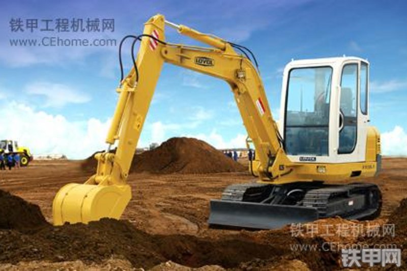 雷沃重工FR39-7挖掘机整机外观