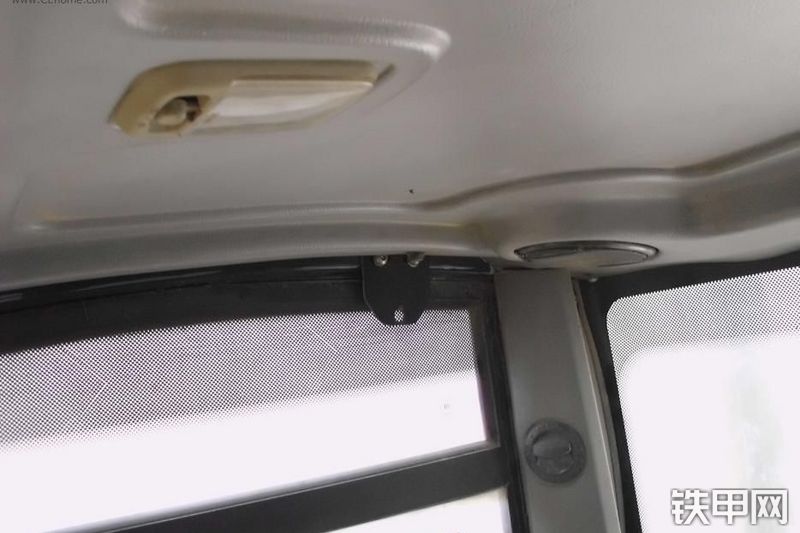 雷沃重工FR39-7挖掘机整机外观