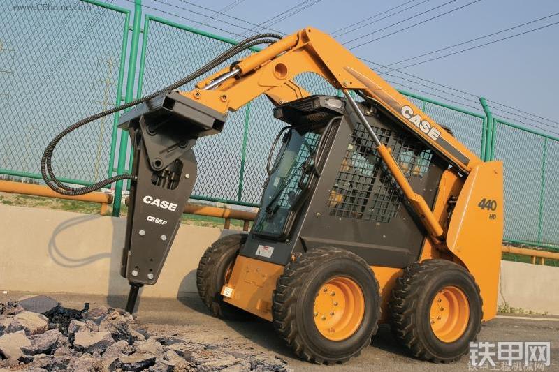 凯斯440HD滑移装载机整机外观