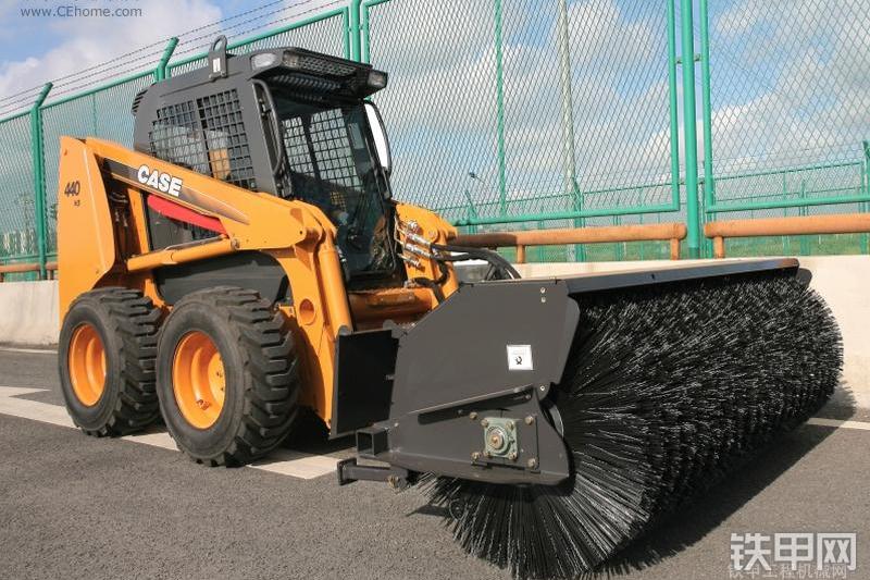 凯斯440HD滑移装载机整机外观
